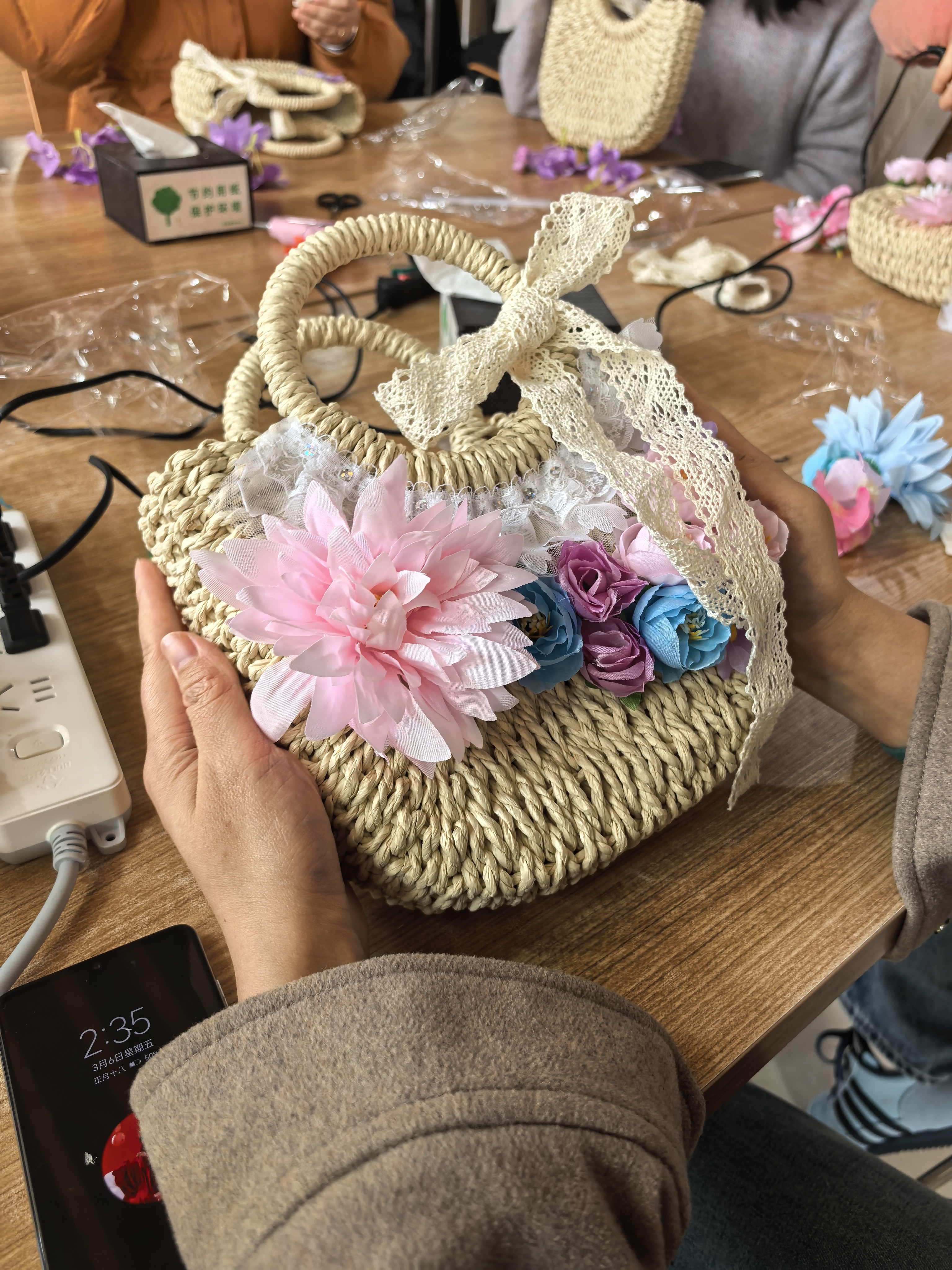 巧手绽芳华 匠心绘美好——郑州航空港区财政金融局开展庆“三八”妇女节手作主题活动