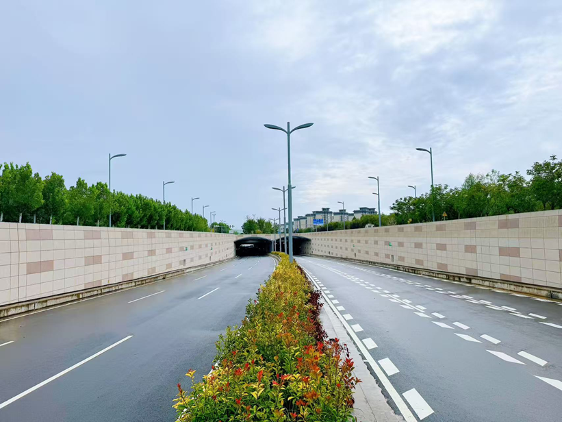 滨河西路隧道工程全线贯通！