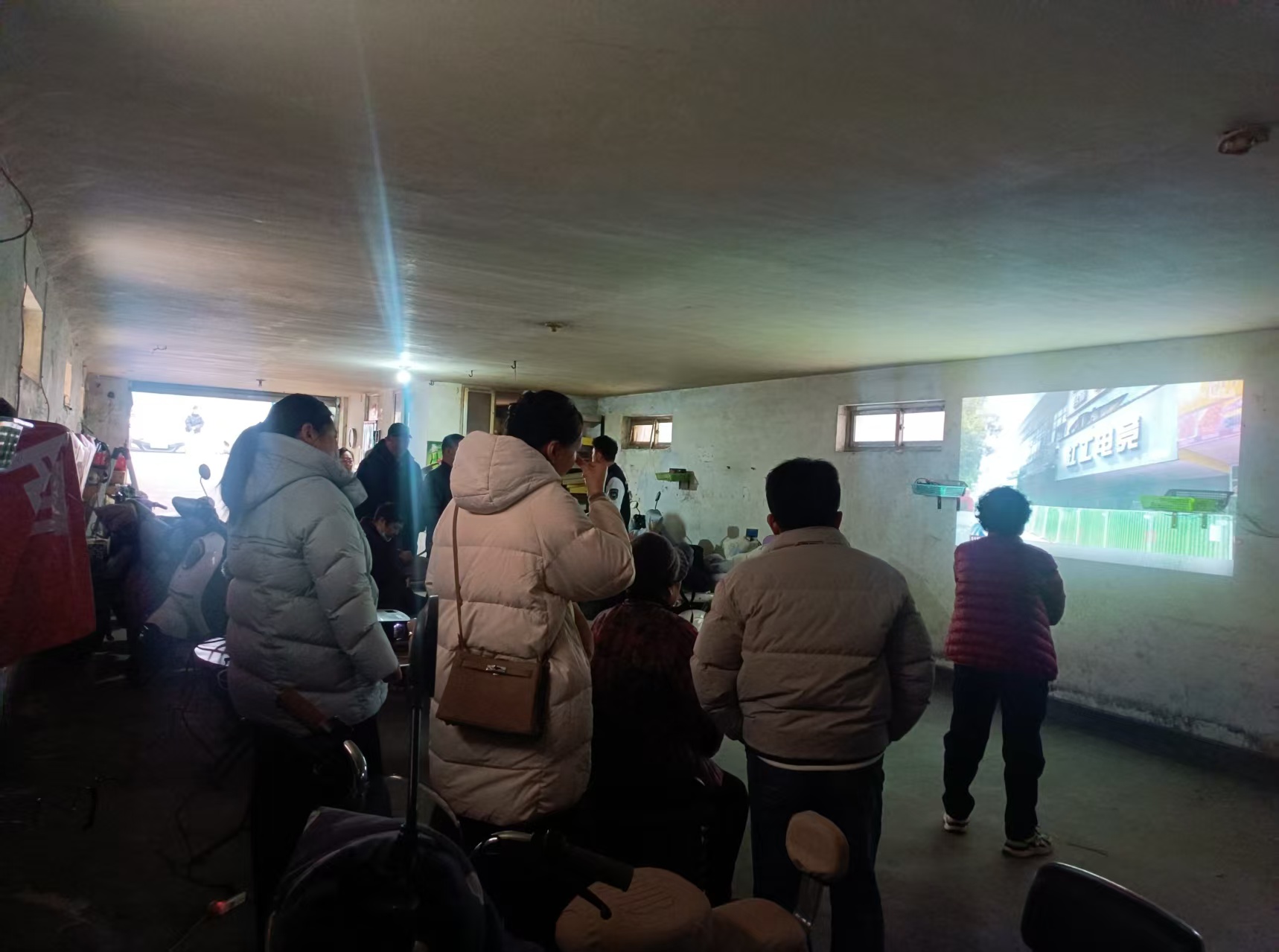 西关街道联合三角湖社区开展消防宣讲