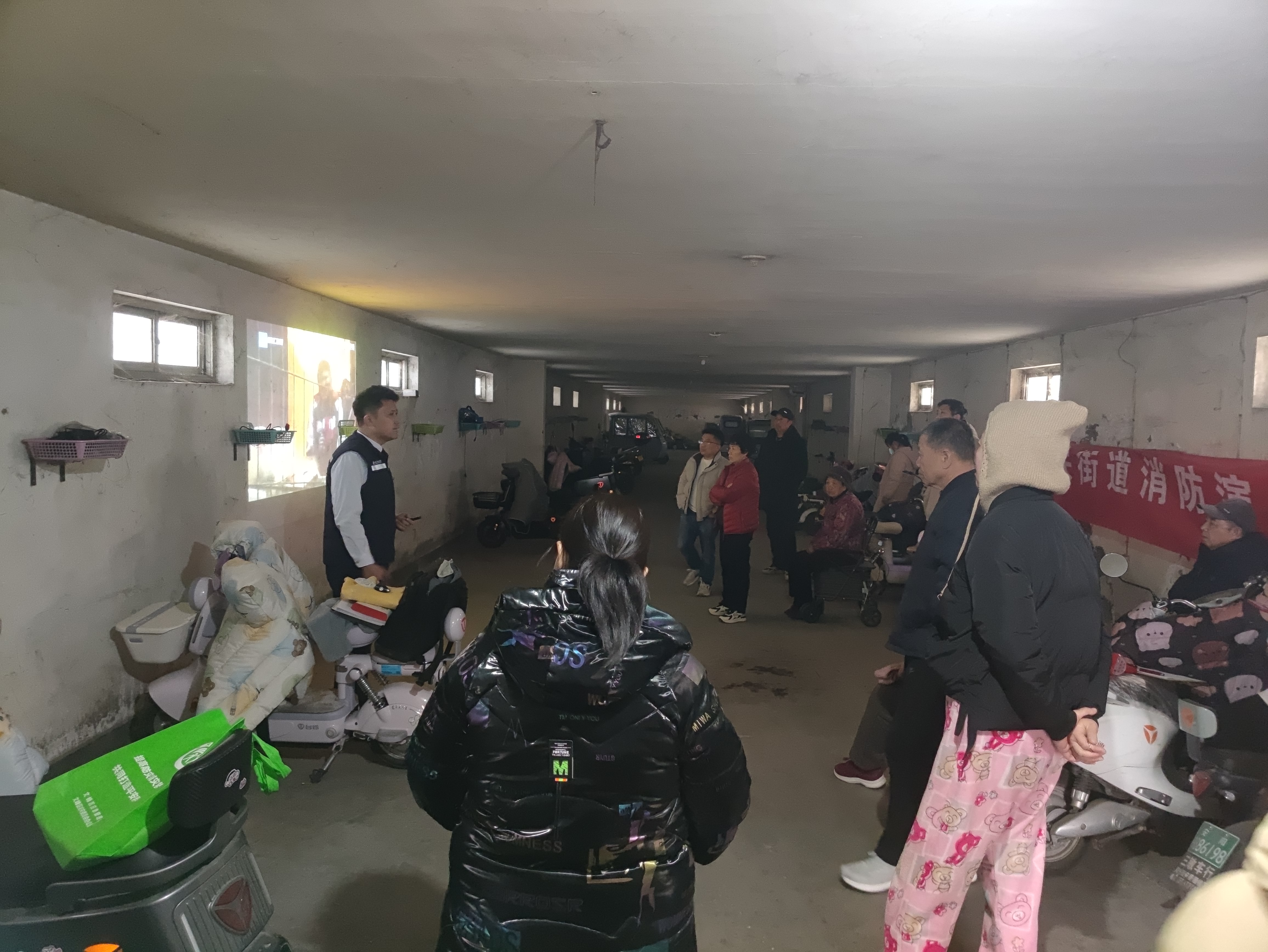 西关街道联合三角湖社区开展消防宣讲