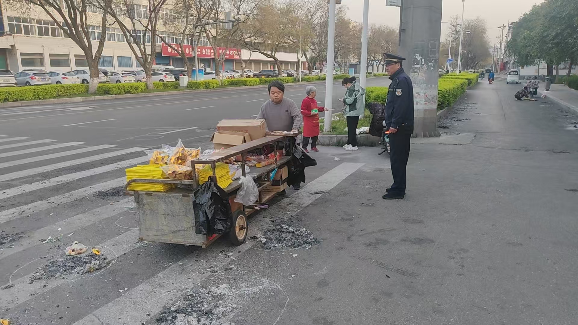 文峰区城管局多措并举 全力做好清明节期间城市管理保障工作