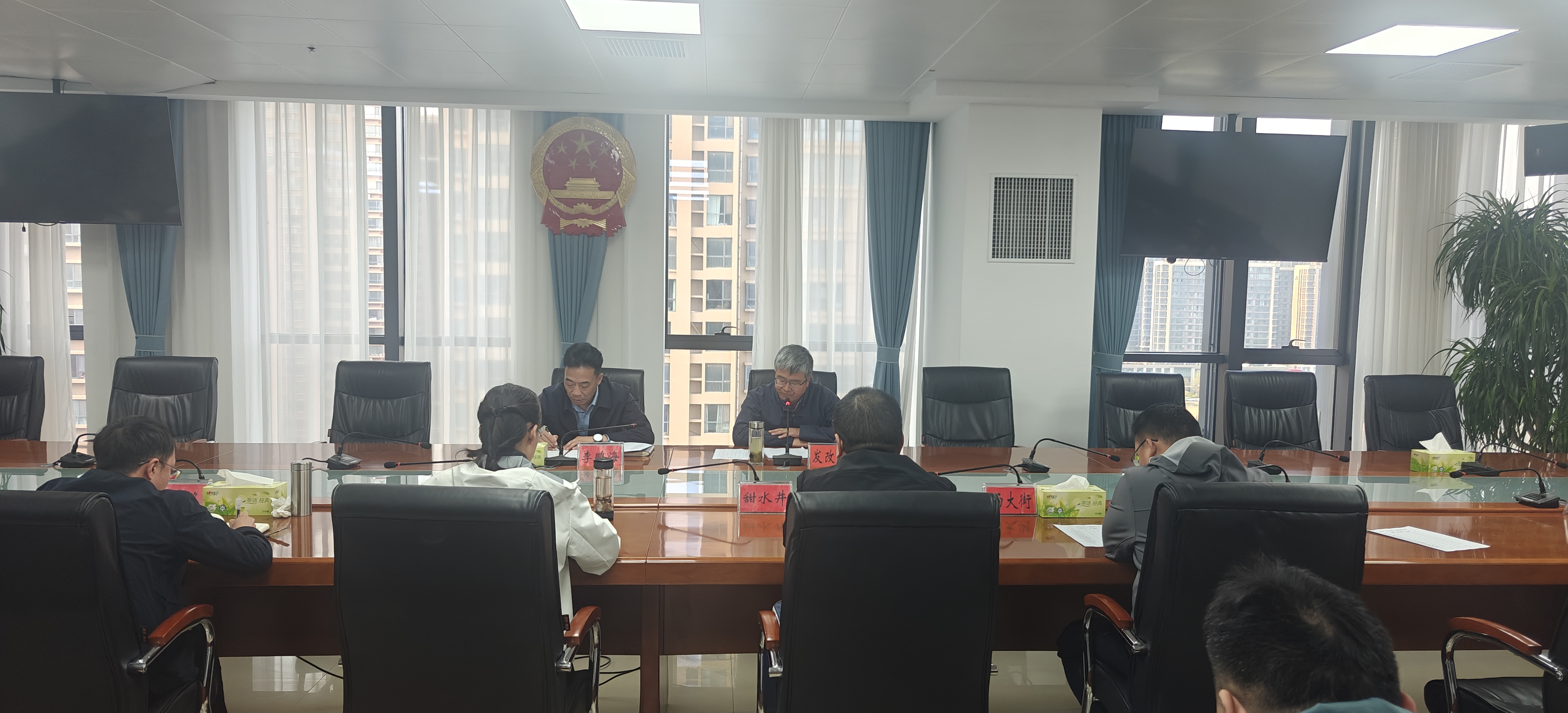 文峰区召开营商环境“扫码入企”工作调度暨工作约谈会