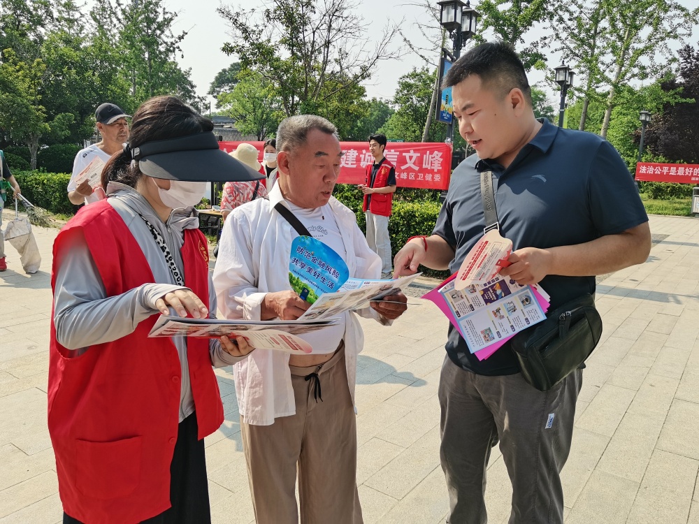 珍爱信用记录 共建诚信文峰——区行政审批和政务信息管理局积极开展“信用记录关爱日”宣传活动