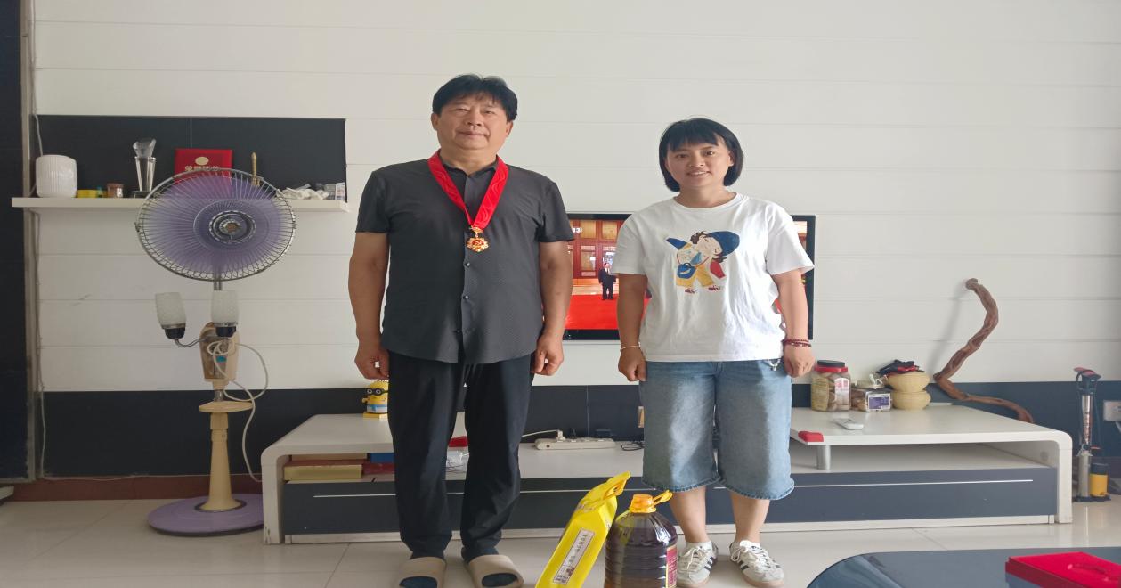 中华路街道:朝霞社区 情暖七一敬初心 薪火相传颂荣光 中华路街道:朝霞社区 情暖七一敬初心 薪火相传颂荣光