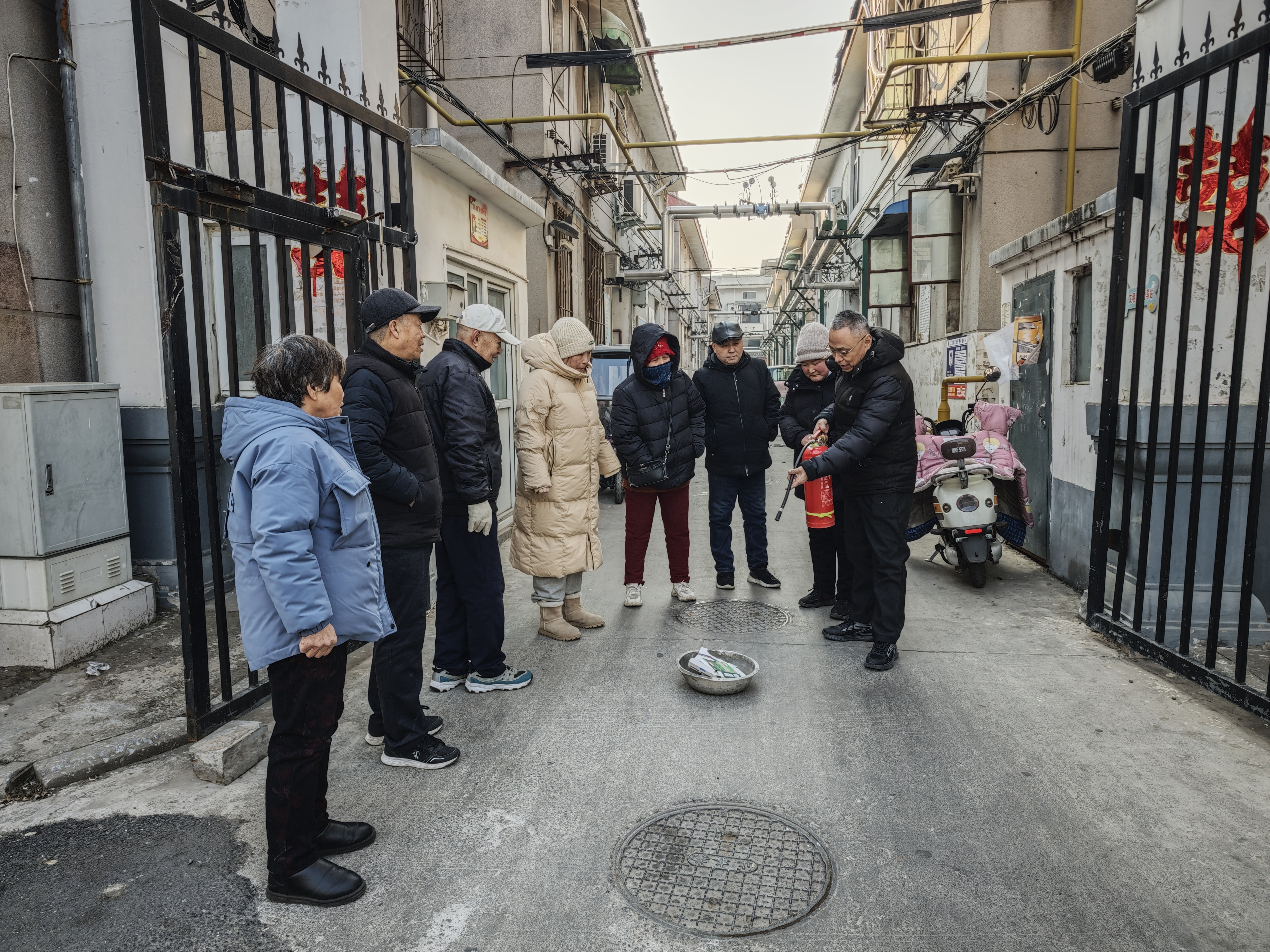 东大街街道：商居联动齐演练，筑牢冬季“安全墙”