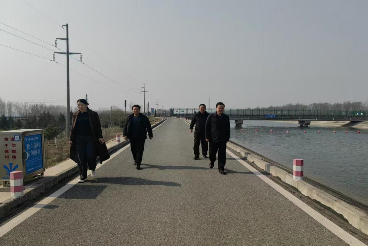 区长、南水北调区级河长刘学平开展巡河