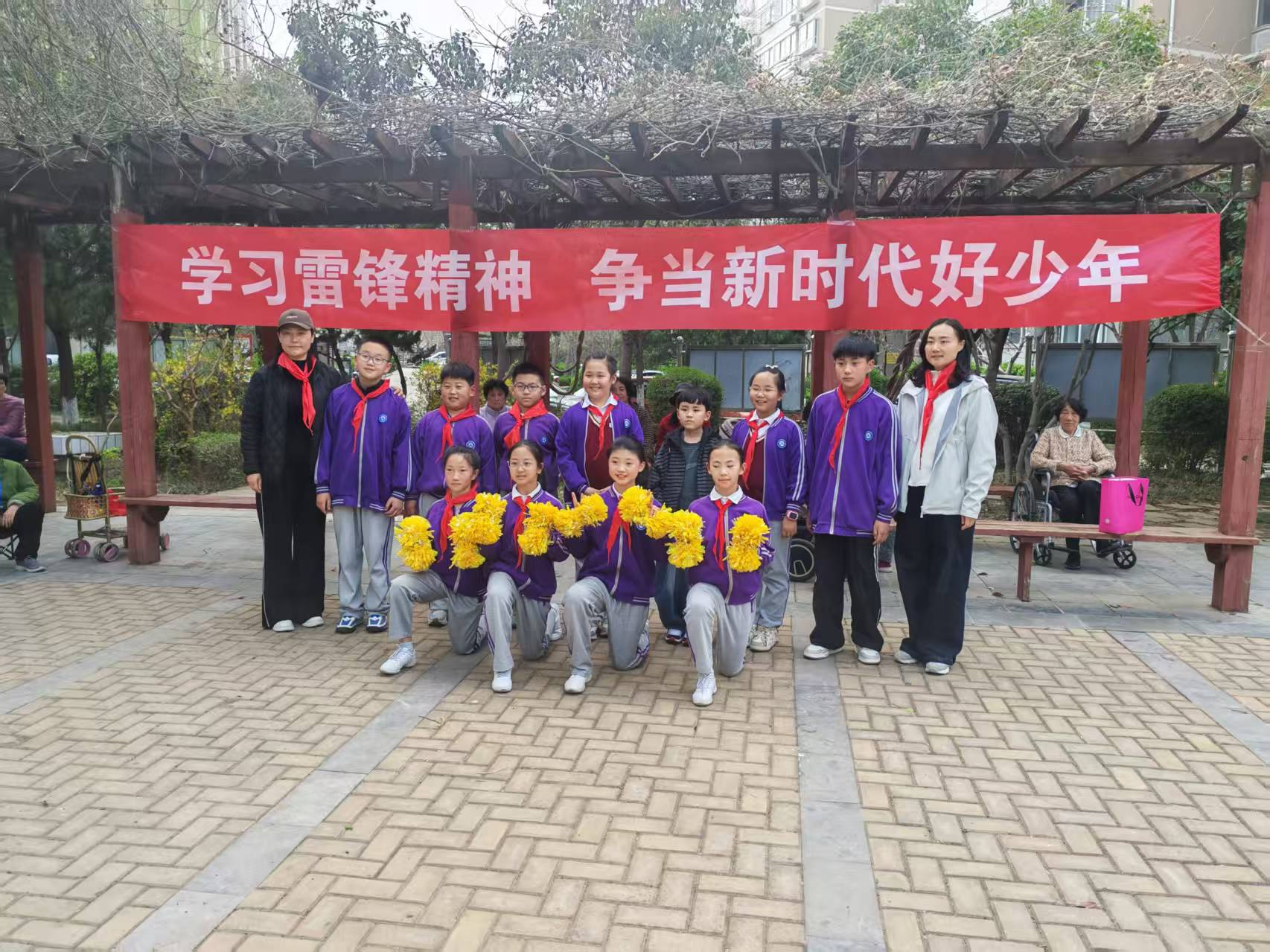 峨嵋大街街道办事处广顺社区开展学雷锋主题文艺汇演