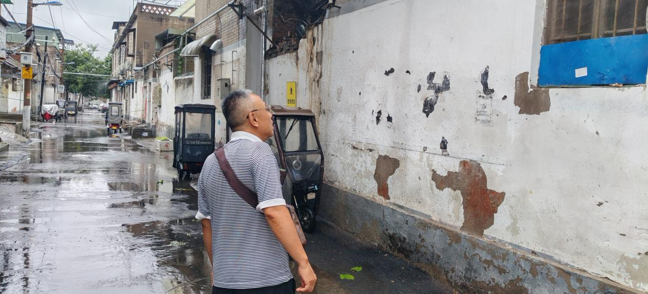 东大街街道闻“汛”而动排查危房隐患 筑牢汛期安全防护屏障 东大街街道闻“汛”而动排查危房隐患 筑牢汛期安全防护屏障