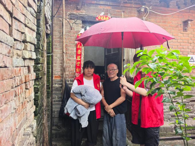 东大街街道开展汛期防汛应急演练筑牢汛期安全防护屏障
