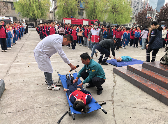 区国防动员事务中心开展国防动员知识进校园活动 区国防动员事务中心开展国防动员知识进校园活动