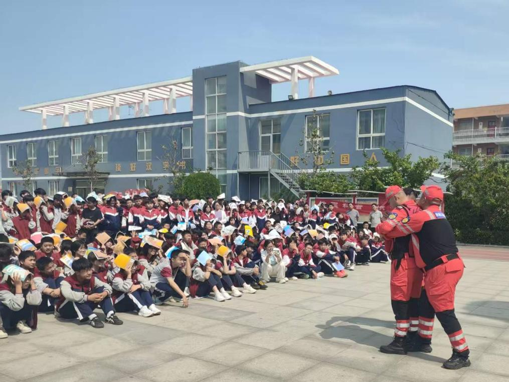 区国防动员事务中心组织开展“5·12全国防灾减灾日”进校园活动 区国防动员事务中心组织开展“5·12全国防灾减灾日”进校园活动