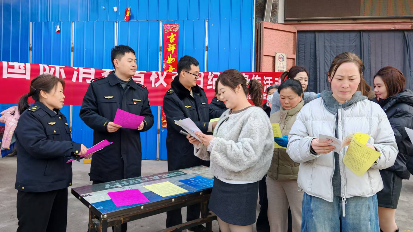 安阳县市场监管局辛村监管所:<br>诚信护航消费安全 党员先锋守护民生福祉 安阳县市场监管局辛村监管所:<br>诚信护航消费安全 党员先锋守护民生福祉