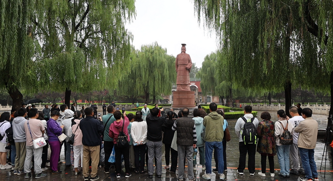 汤阴羑里城景区：易学韵味吸引八方游客