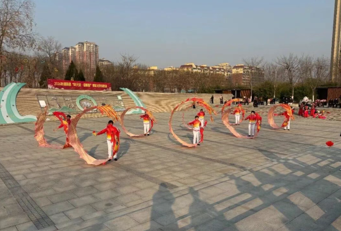 龍騰鼓樂迎新春 民俗展演慶元旦 湯陰縣鞭陀龍協會舉辦2026年湯陰縣“慶元旦 迎新春”民俗展演