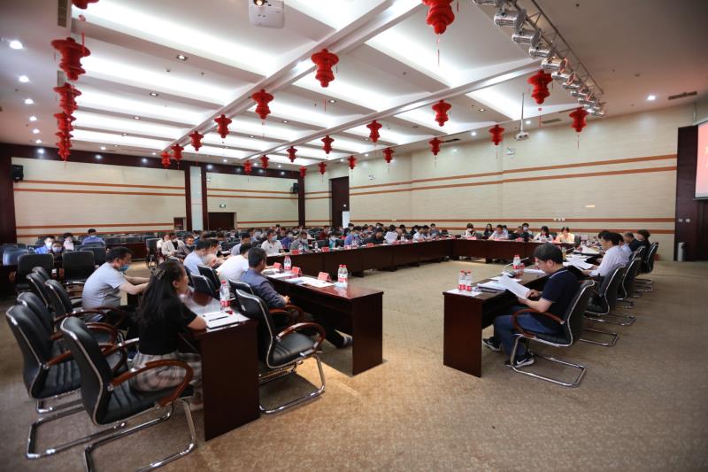 人才座谈会.jpg