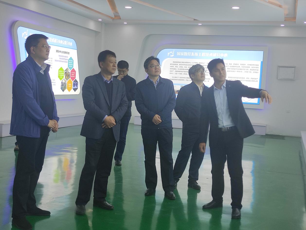 省科技厅副厅长徐宗勤一行调研高新区科技合作情况3.jpg
