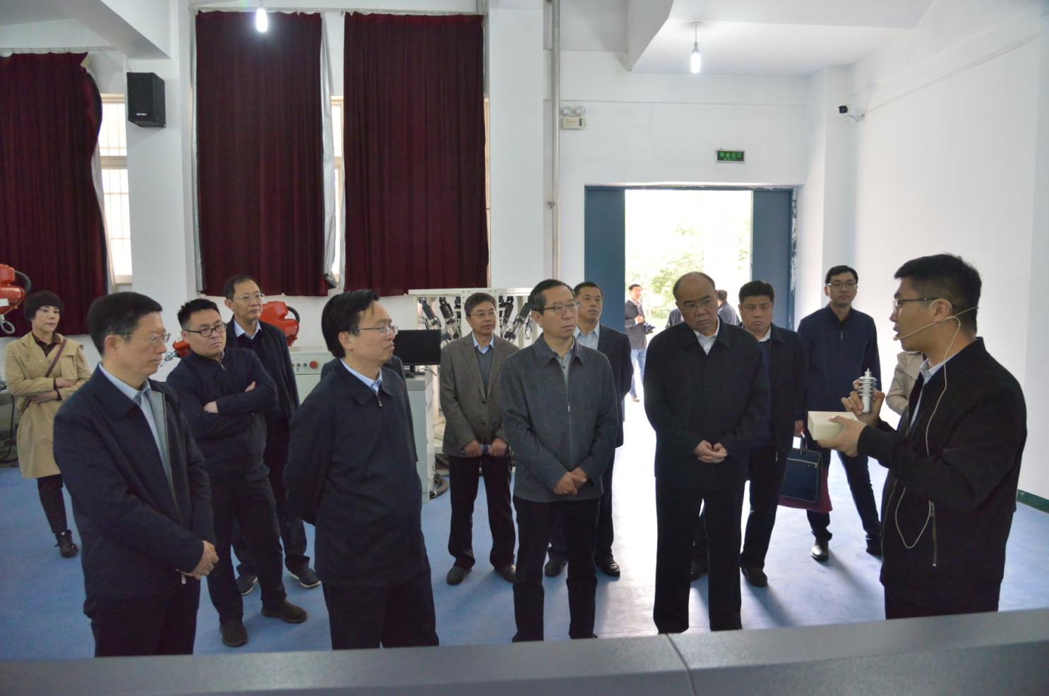 田海涛副市长调研安阳工学院科技创新及产业研究院建设工作7.jpg