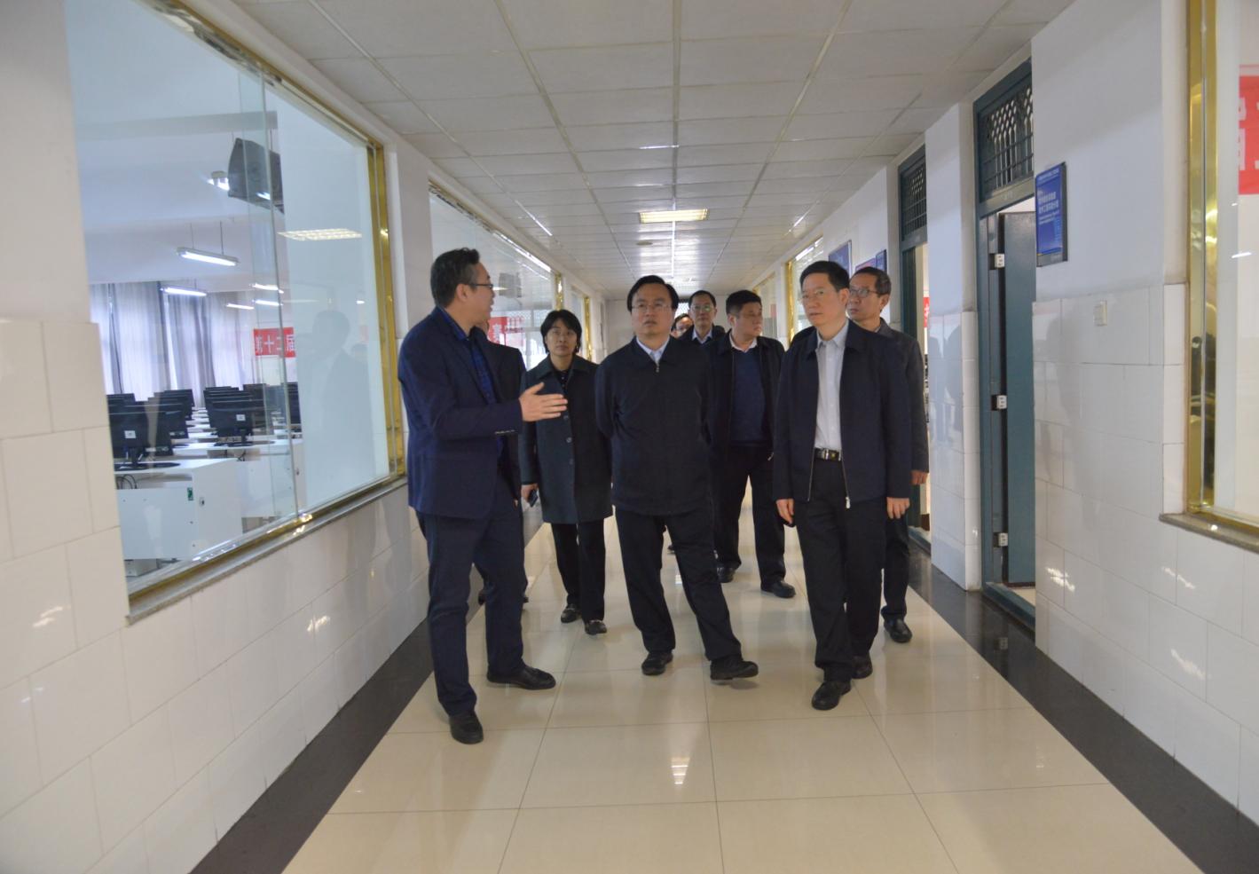 田海涛副市长调研安阳工学院科技创新及产业研究院建设工作6.jpg