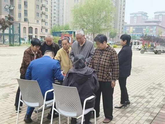 服务送上门 体检暖人心 ——苏村郑村打通便民服务“最后一米”