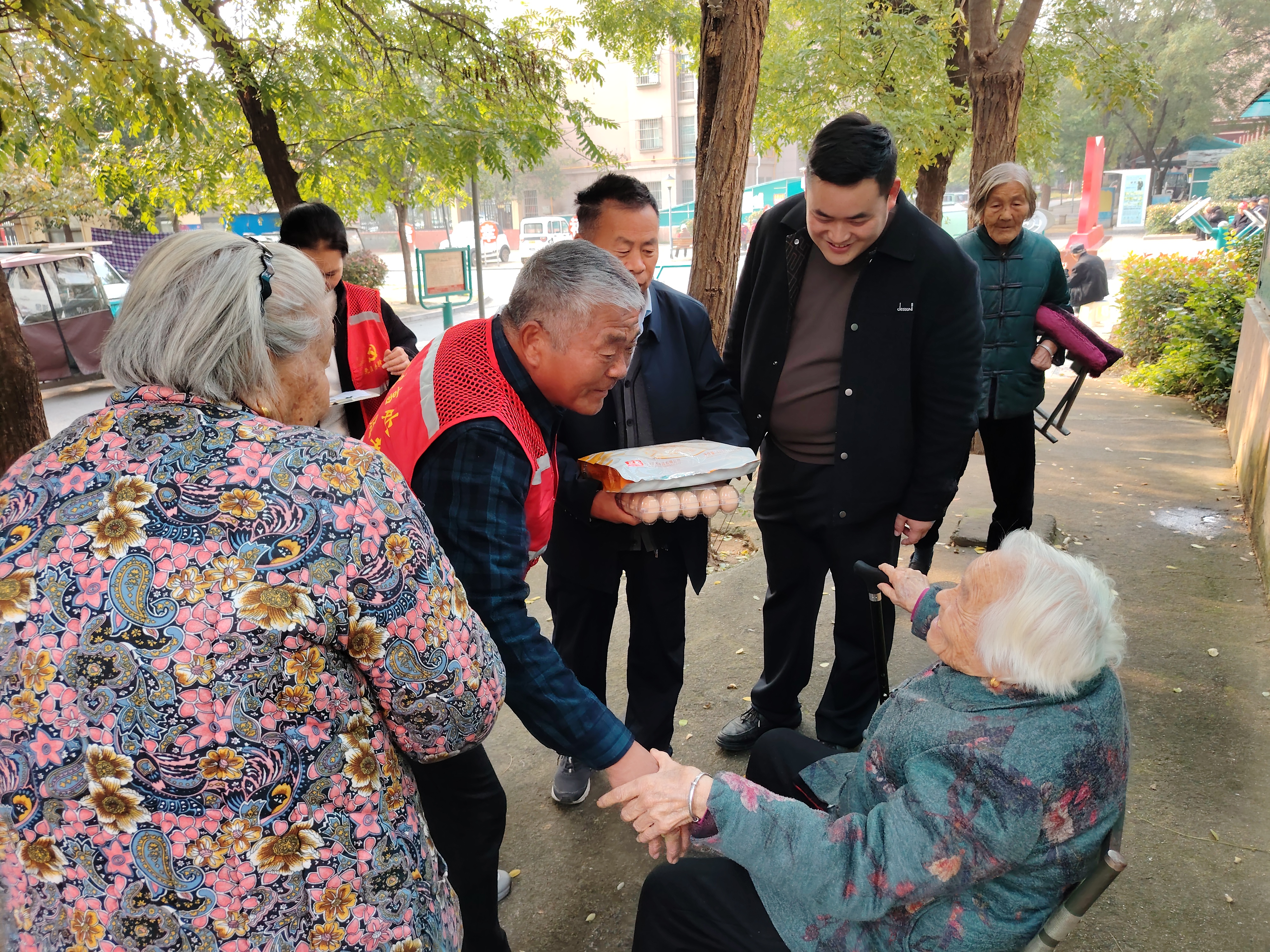 九九重阳节 浓浓敬老情