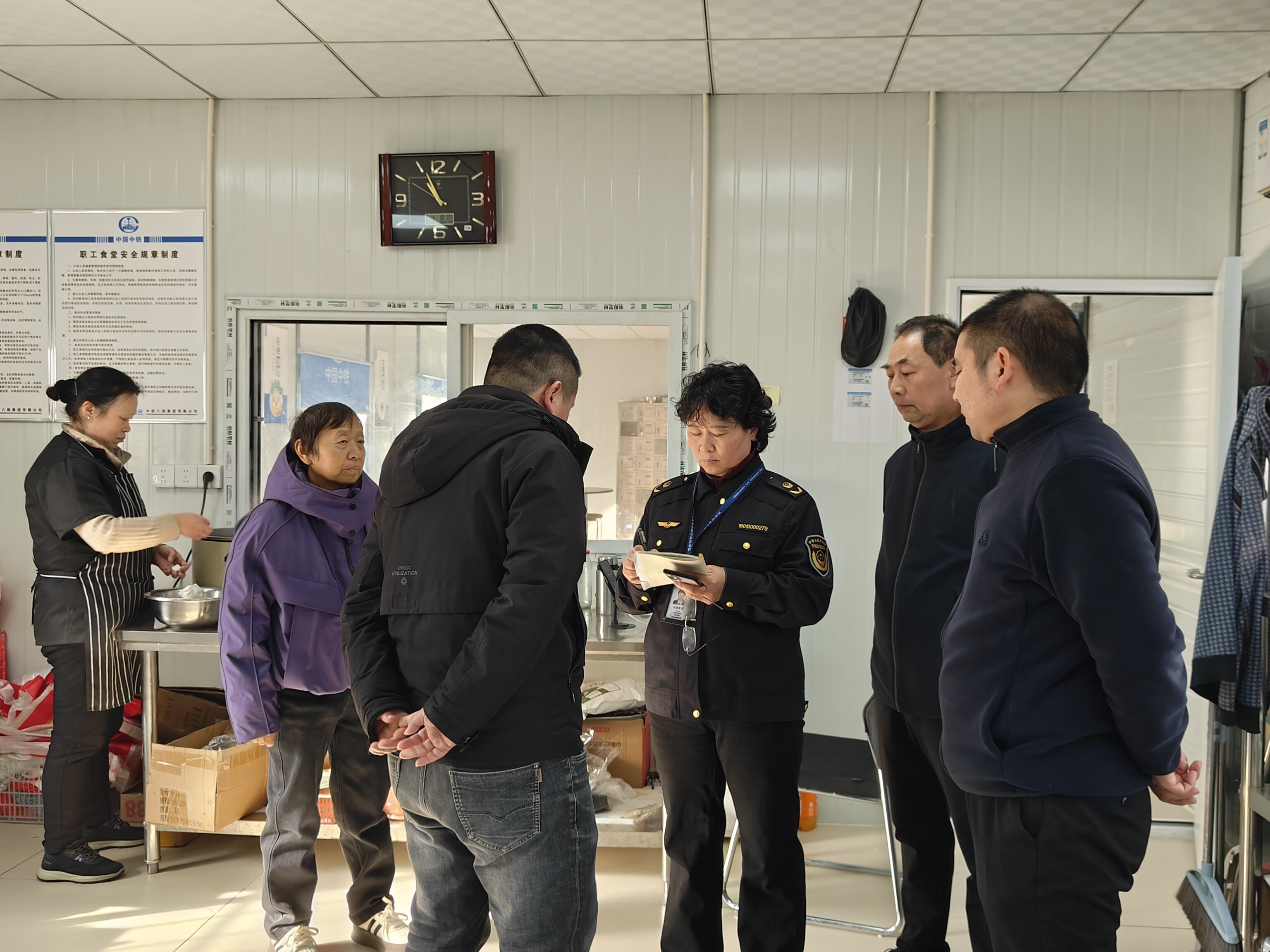 筑牢“舌尖安全防线”：银河办事处开展 建筑工地食堂食品安全专项检查