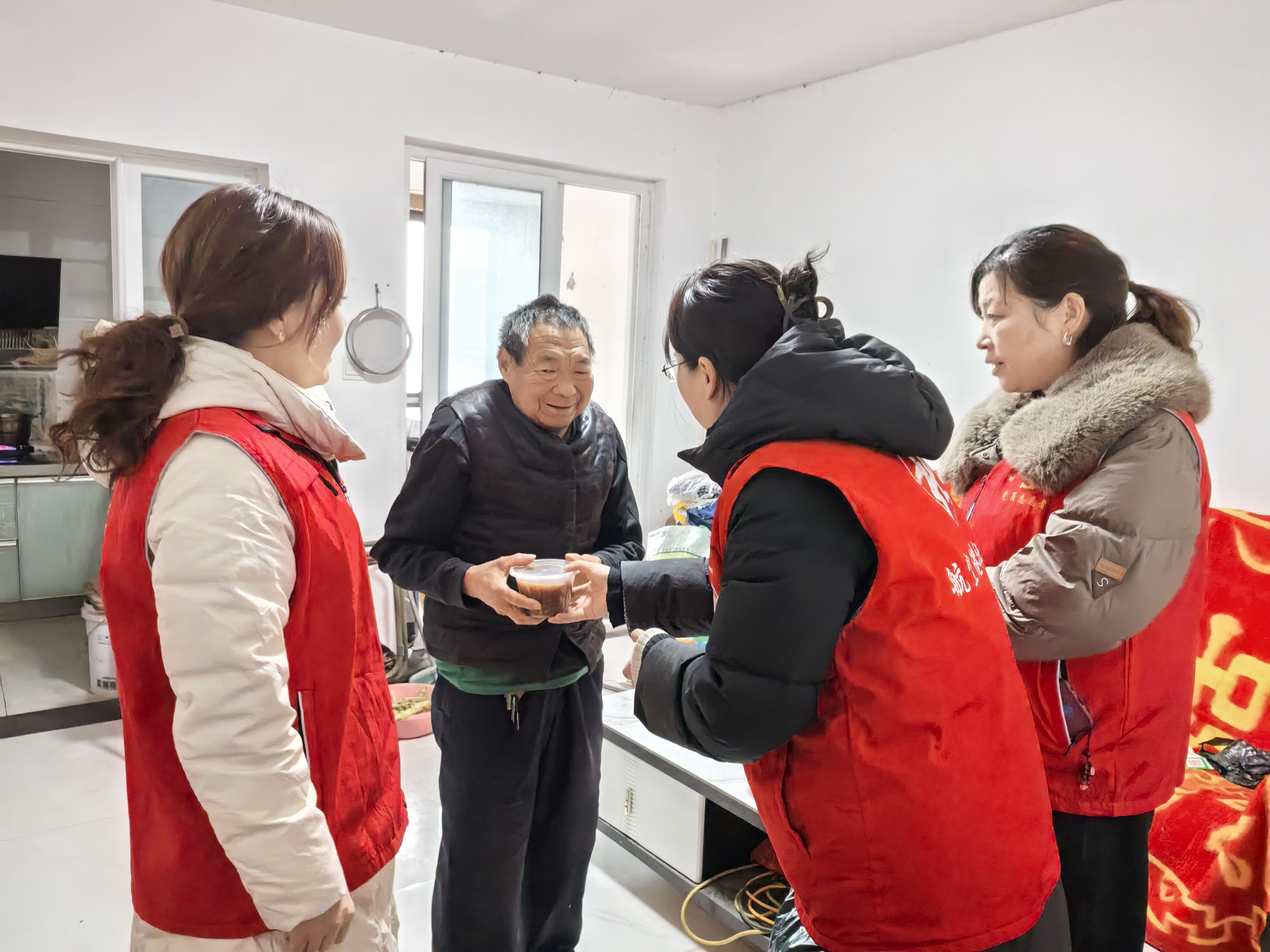 龙王办事处：粥到福到·爱有援助