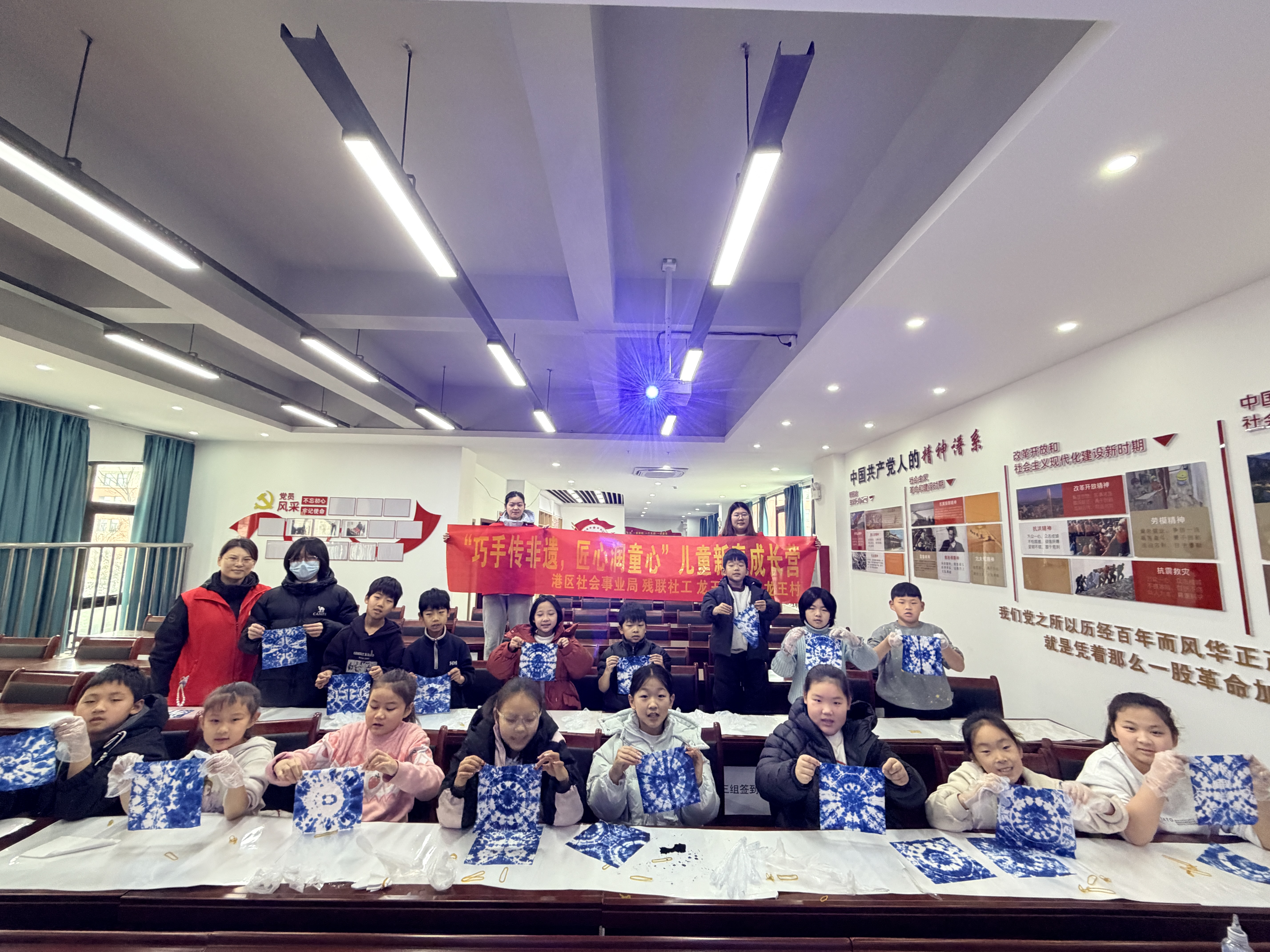 龙王办事处：蓝白印雪花 指尖塑接纳