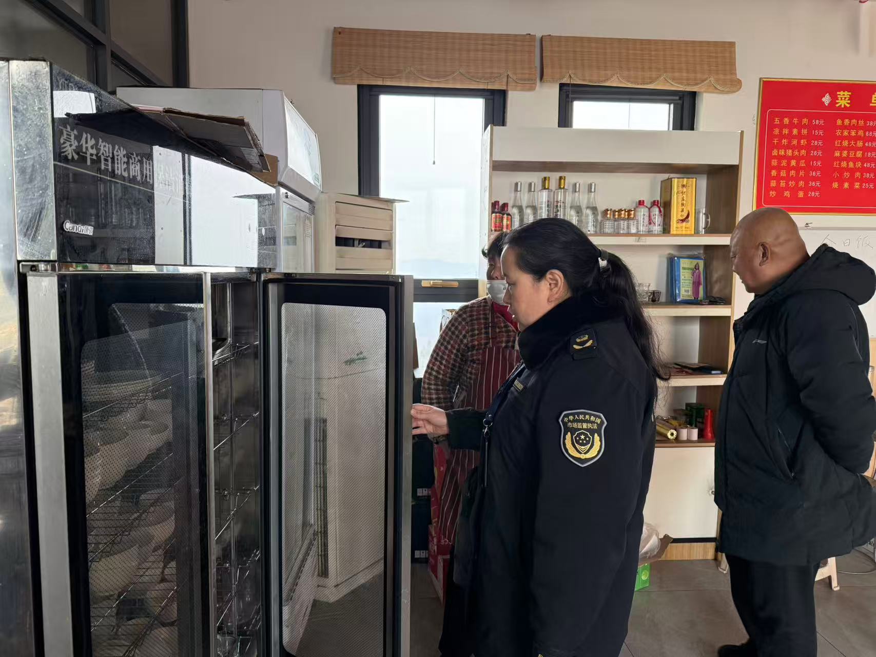 龙安区市场监管局筑牢春节景区食品安全防线