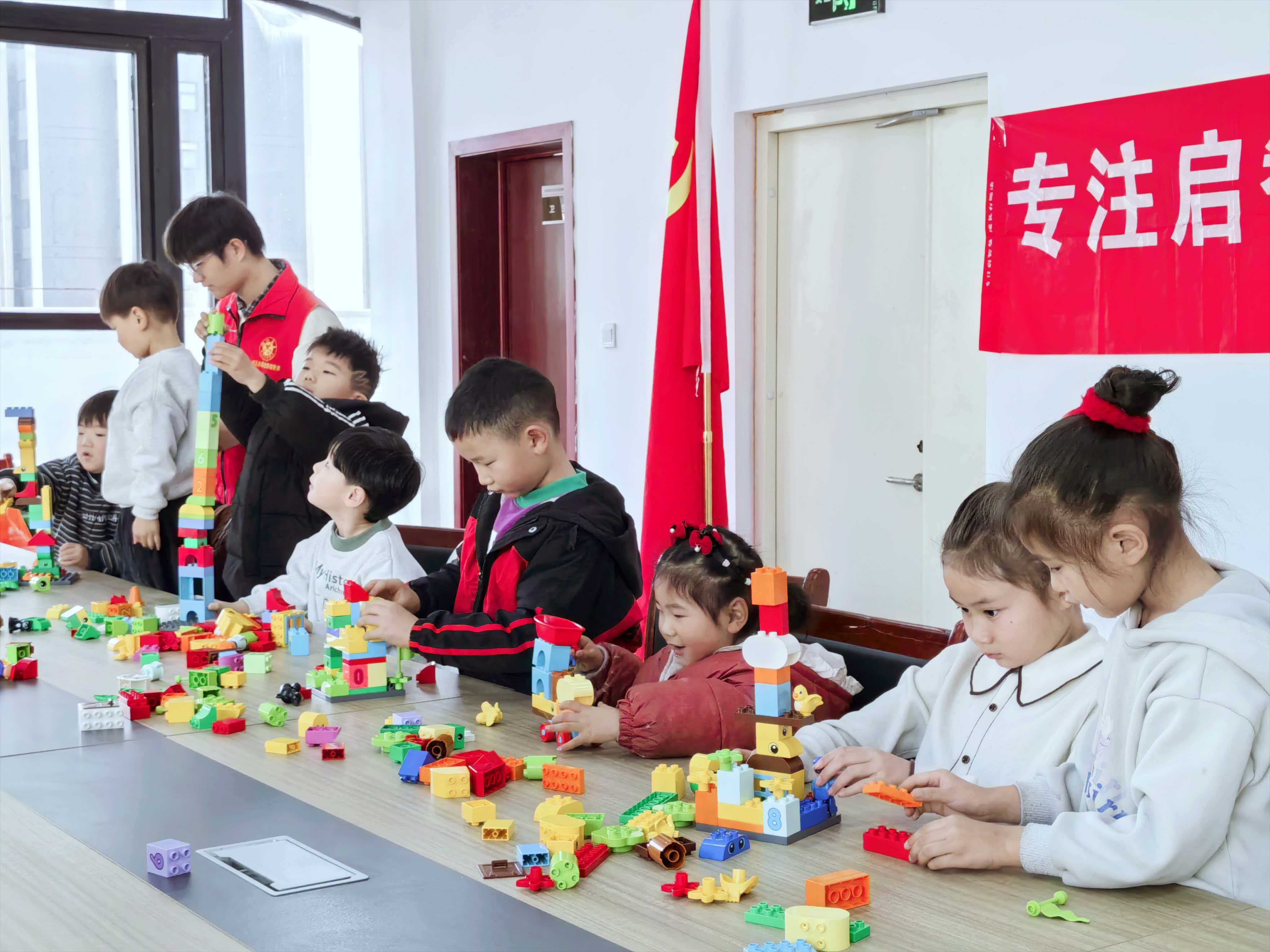 龙王办事处：“搭”出专注力，“建”起协作心