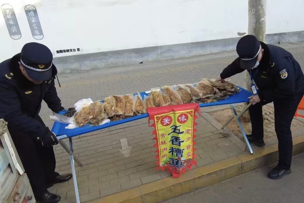 区城市管理局开设年货市场