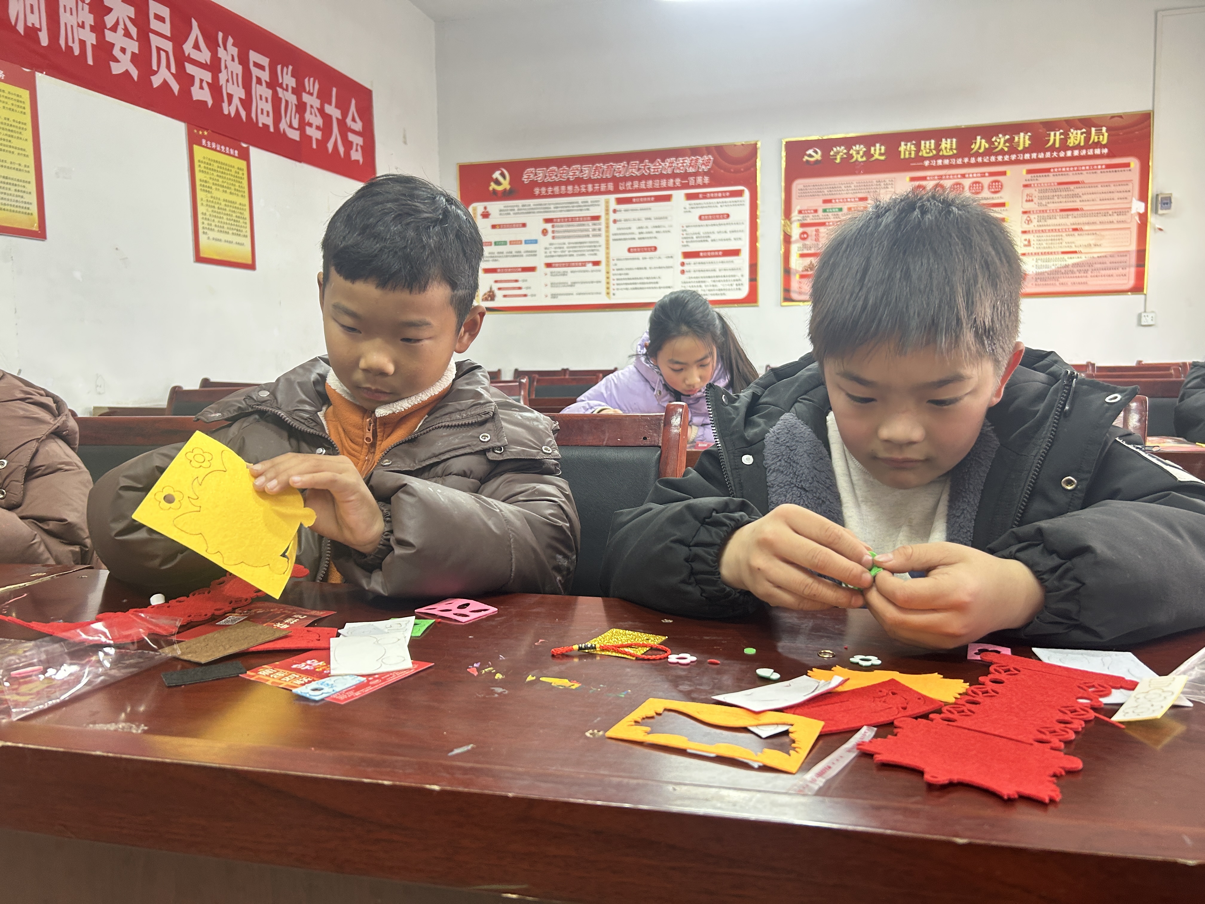 “跃马闹春庆元宵 五清四建绘新景”——八千办事处举办“我们的节日·元宵”主题系列活动