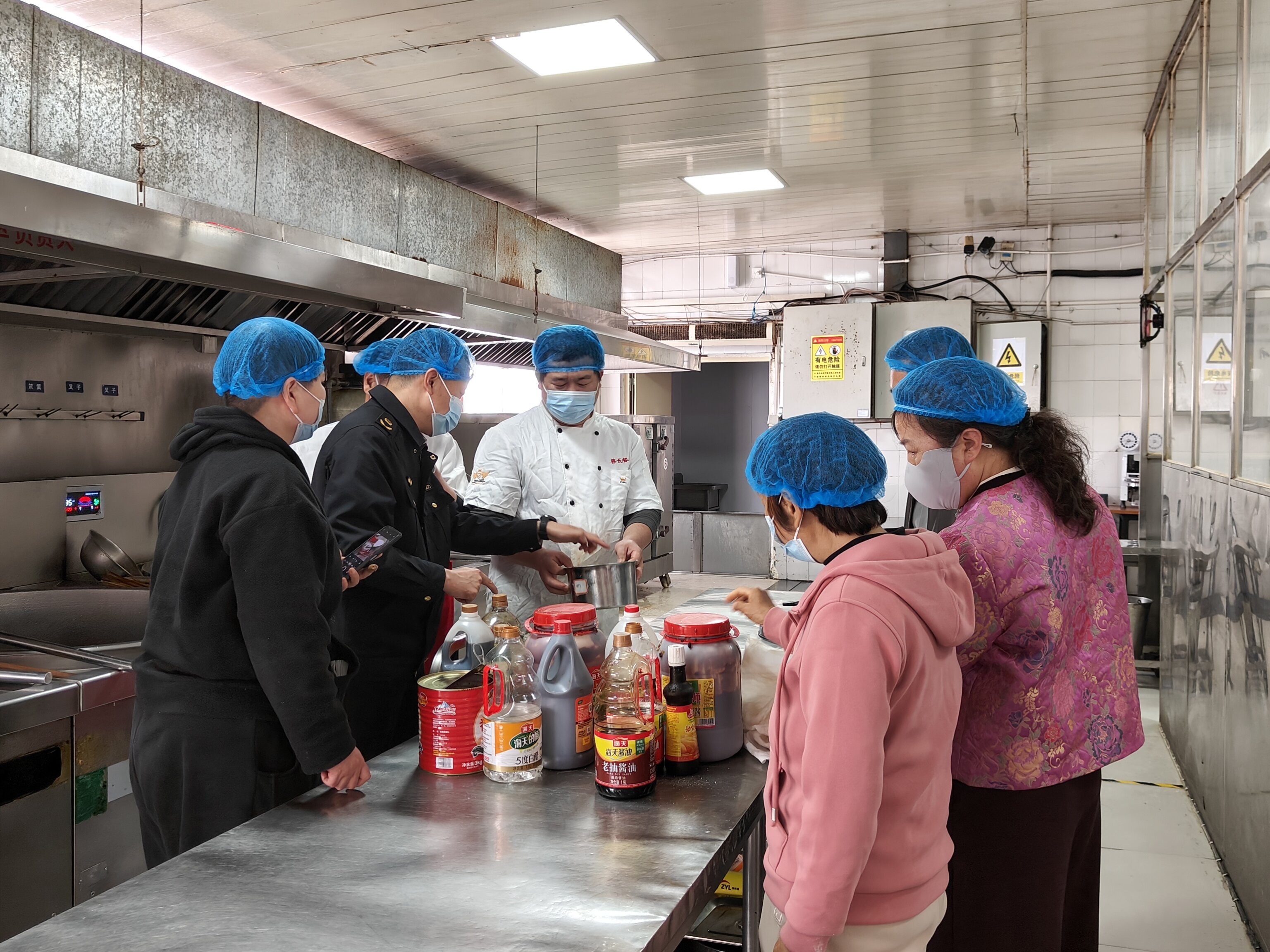 银河办事处联合市场监管所开展春季校园食品安全专项检查