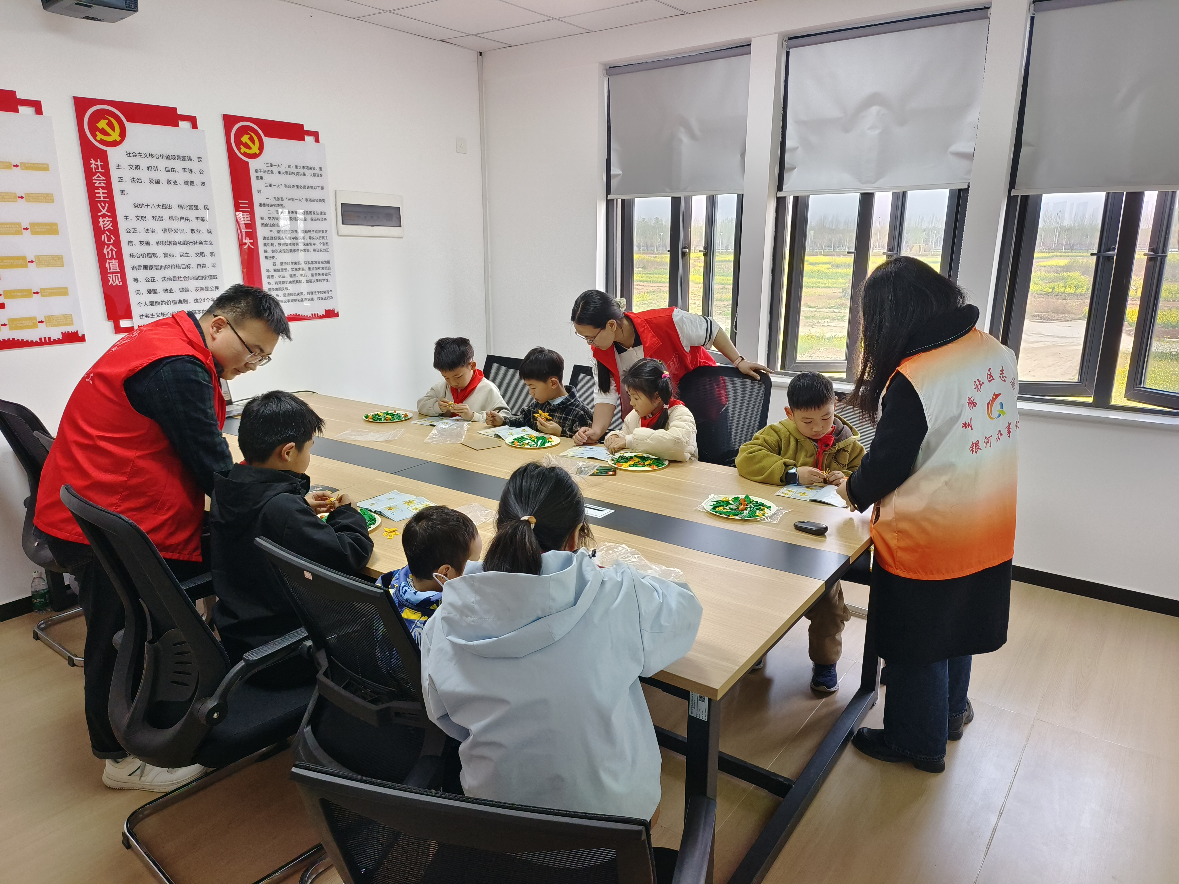 兰馨社区开展“绿动自然，积木生花”乐高主题搭建活动