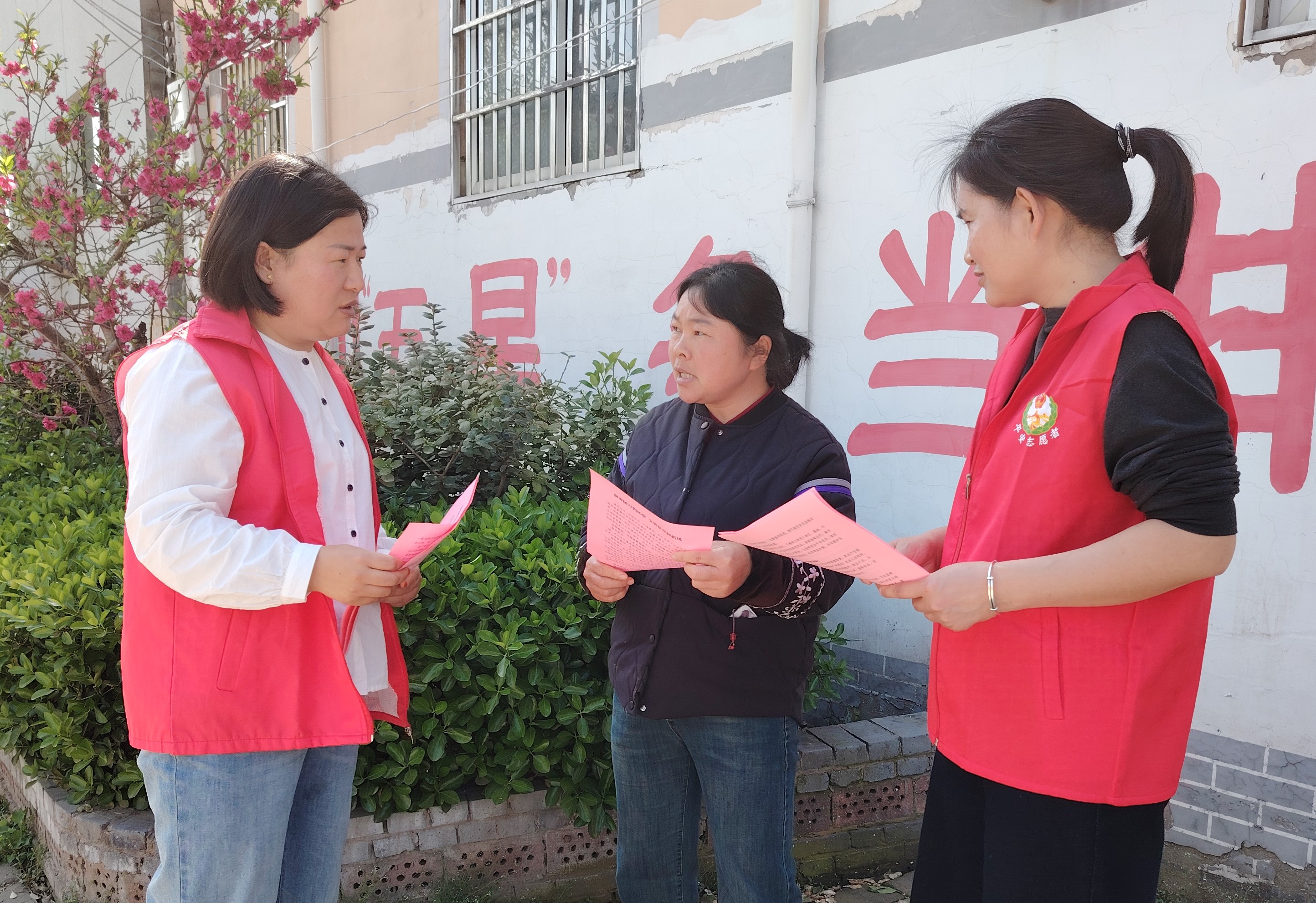 清河办事处开展“摒弃陋习倡环保 文明祭扫树新风”主题宣传活动