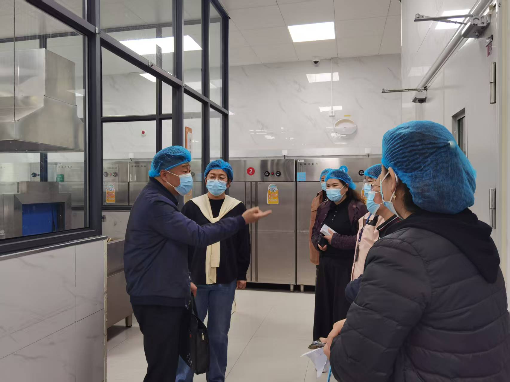 严督导 促规范 保食安 —— 市市场监管局督导检查我区餐饮服务食品安全工作