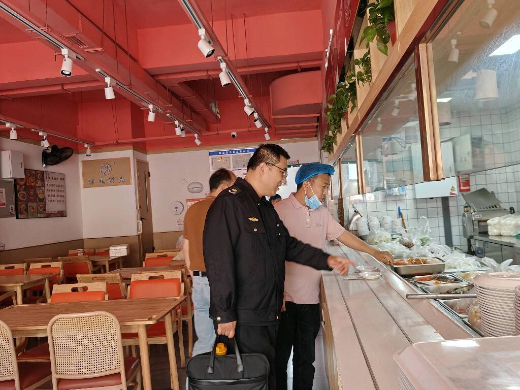 银河办事处“三重防线”筑牢老年助餐食品安全屏障