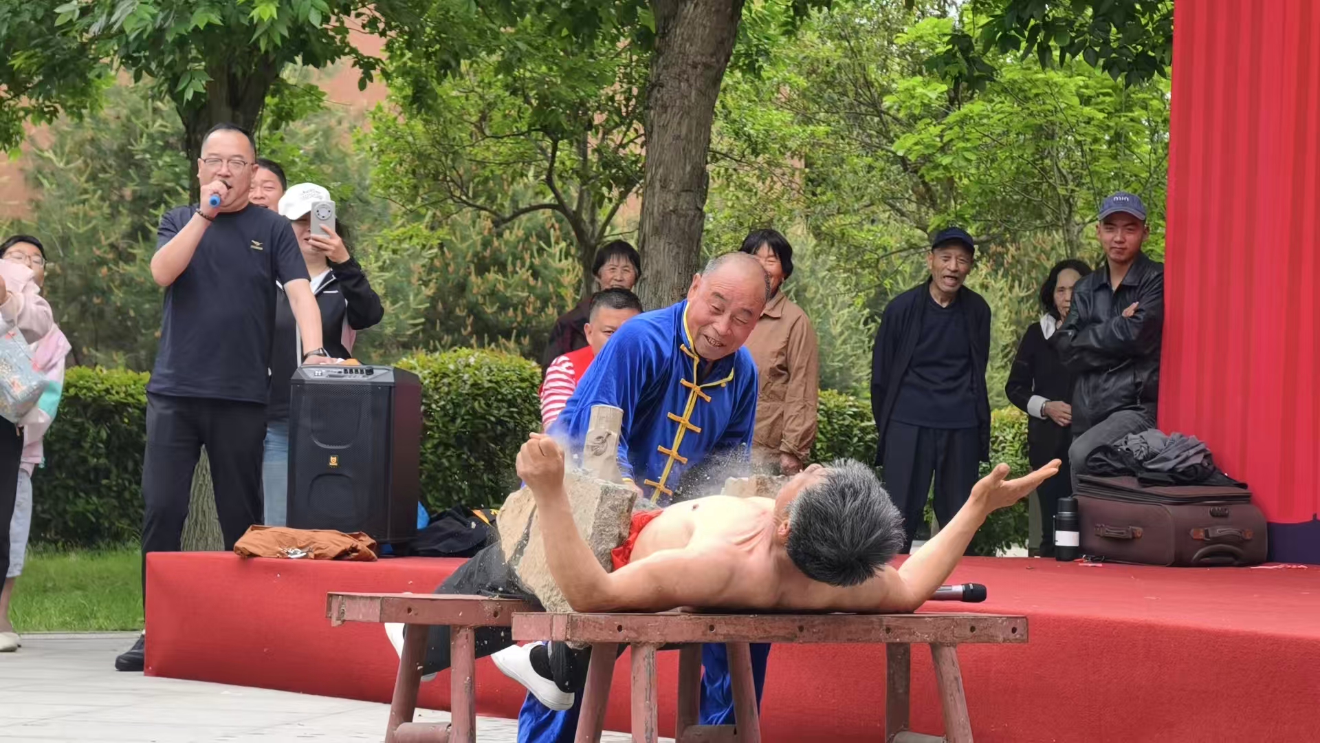 春风逐趣启夏日 杂技非遗庆五一<br>——东北庄杂技文化园区五一假期活动总结 春风逐趣启夏日 杂技非遗庆五一<br>——东北庄杂技文化园区五一假期活动总结