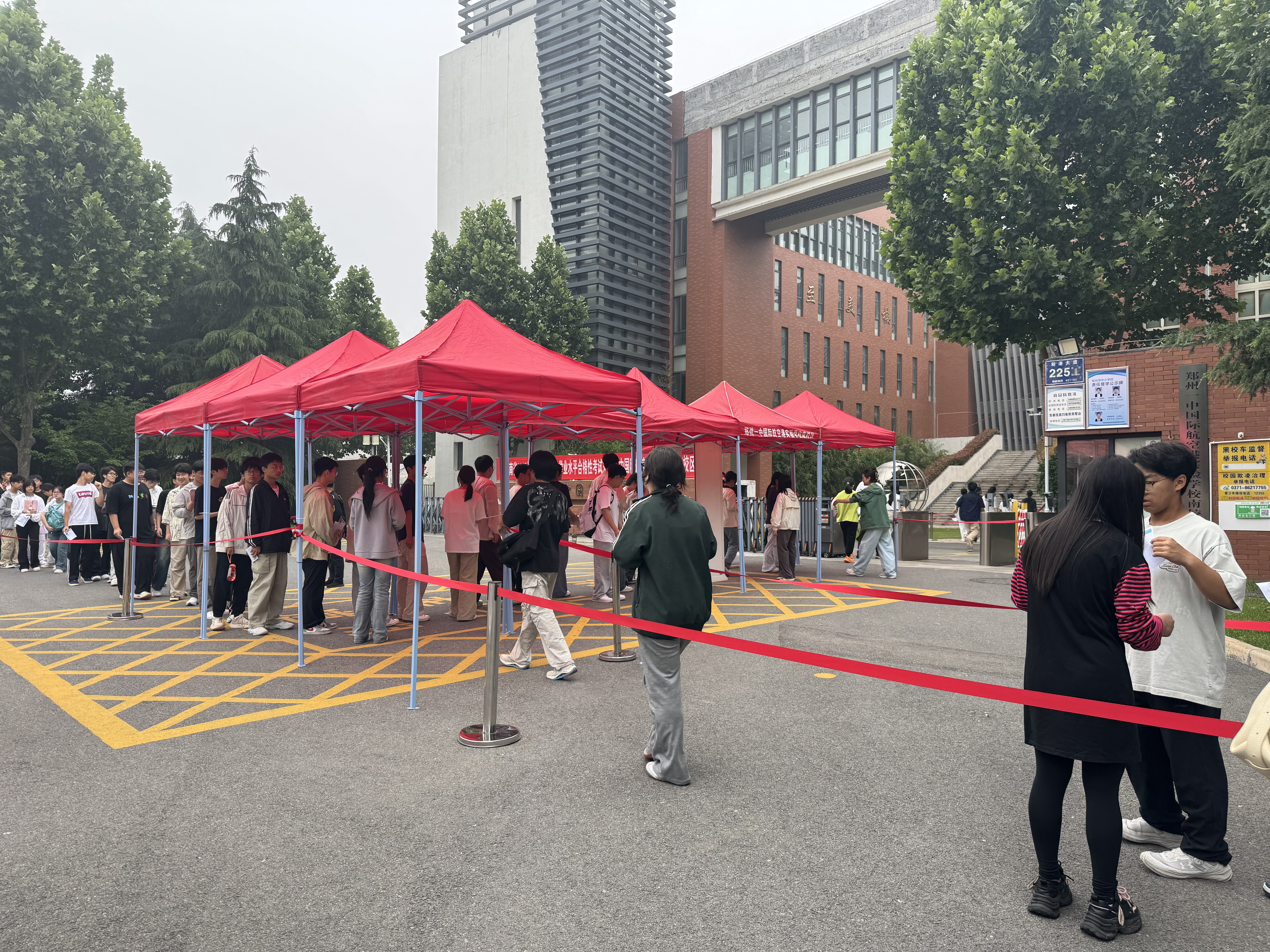 银河办事处：多方联动护考路 银河温情助梦行