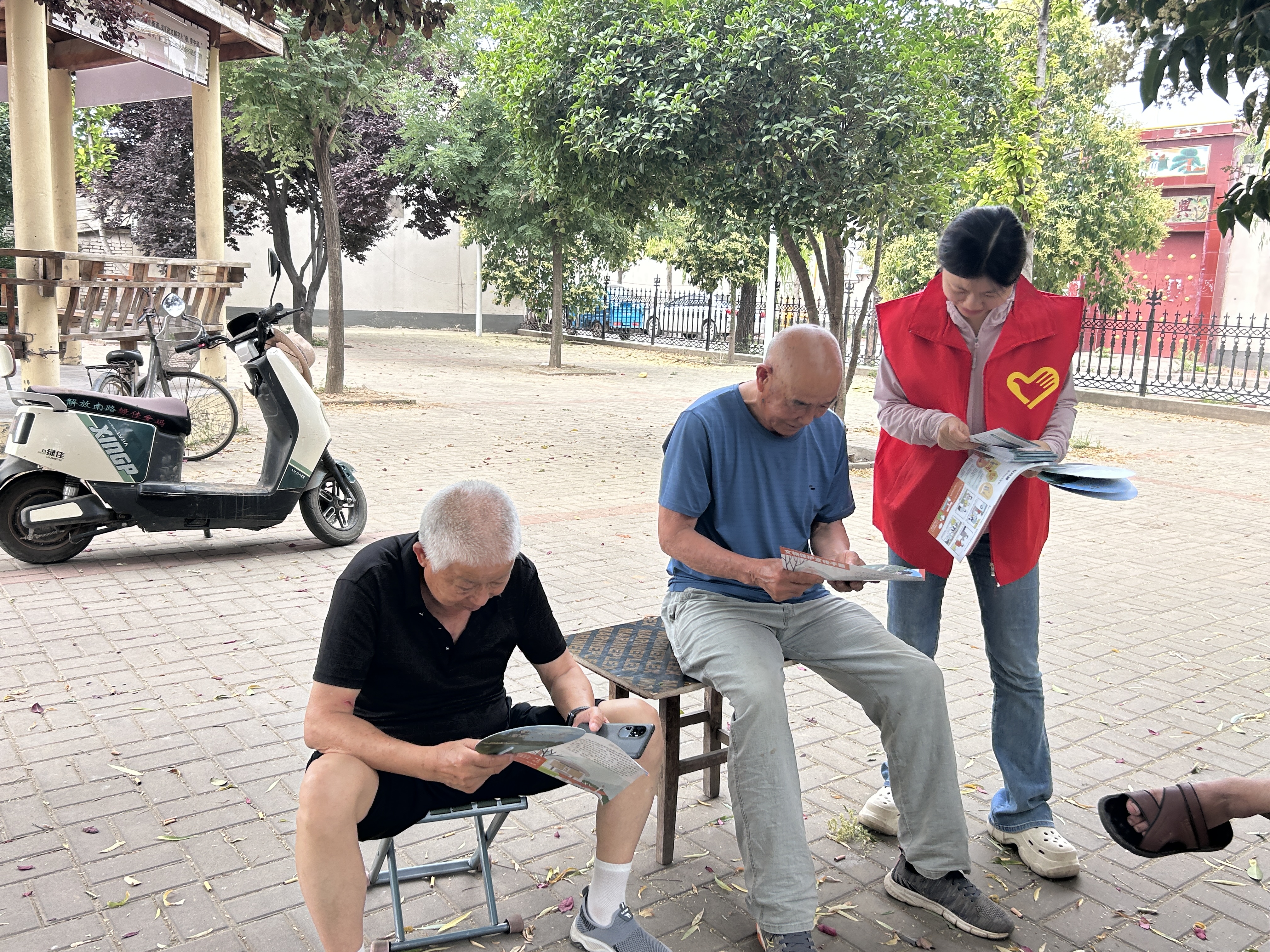 八千办事处组织开展“守护文化根脉 共赏自然瑰宝”主题宣传活动