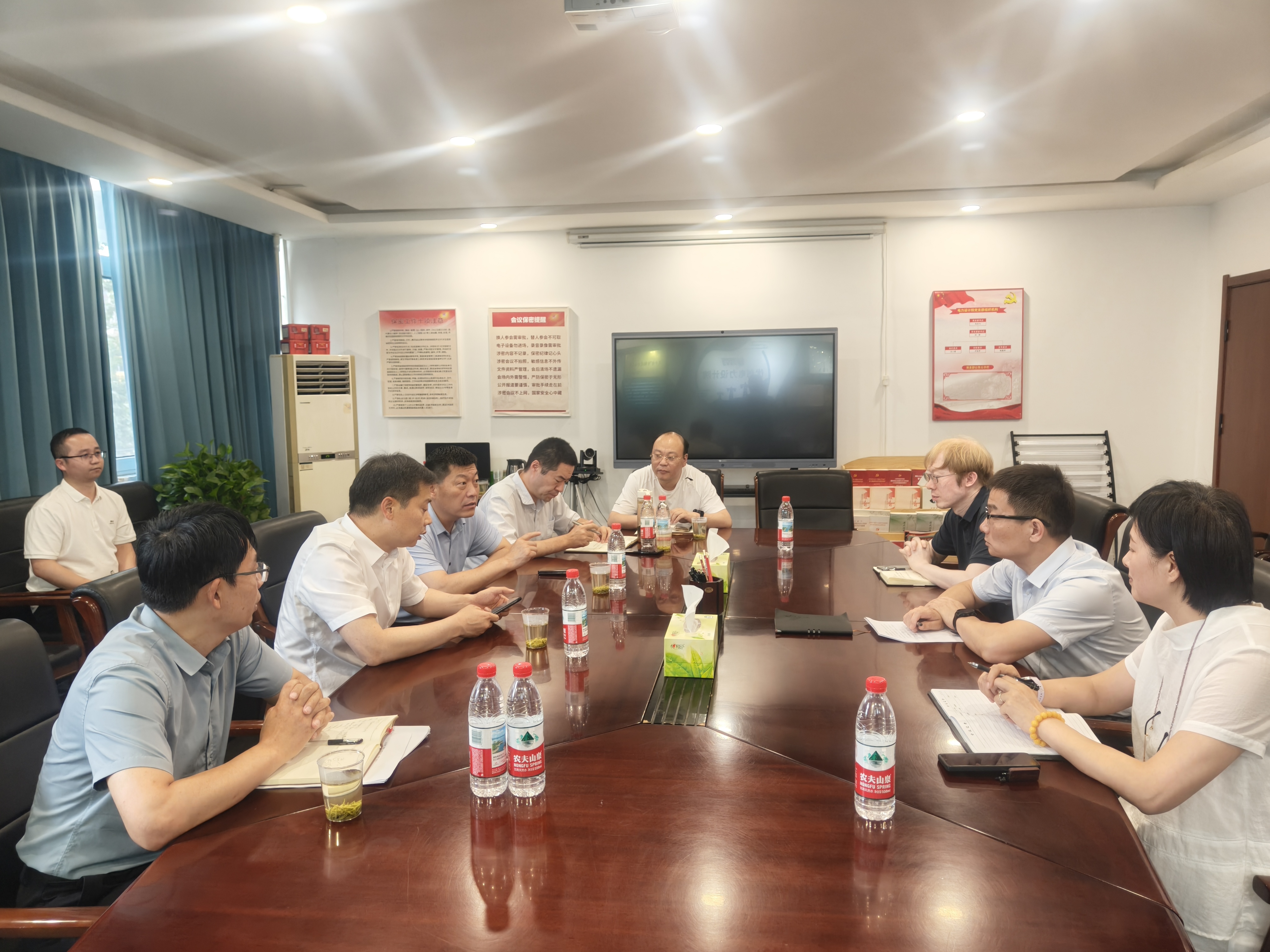 区委副书记、代区长祝学红调研辖区科技创新成长型重点企业 区委副书记、代区长祝学红调研辖区科技创新成长型重点企业