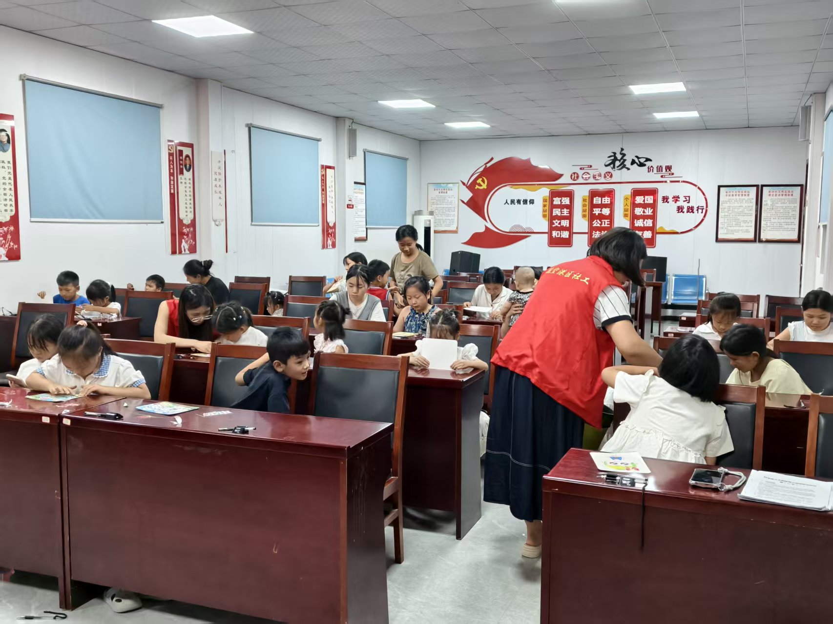 清河办事处开展“巧手创美好 快乐过暑假”少儿手工主题活动 清河办事处开展“巧手创美好 快乐过暑假”少儿手工主题活动