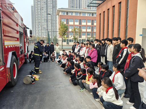 龙王办事处开展“全民消防，生命至上——安全用火用电”主题消防宣传进校园活动