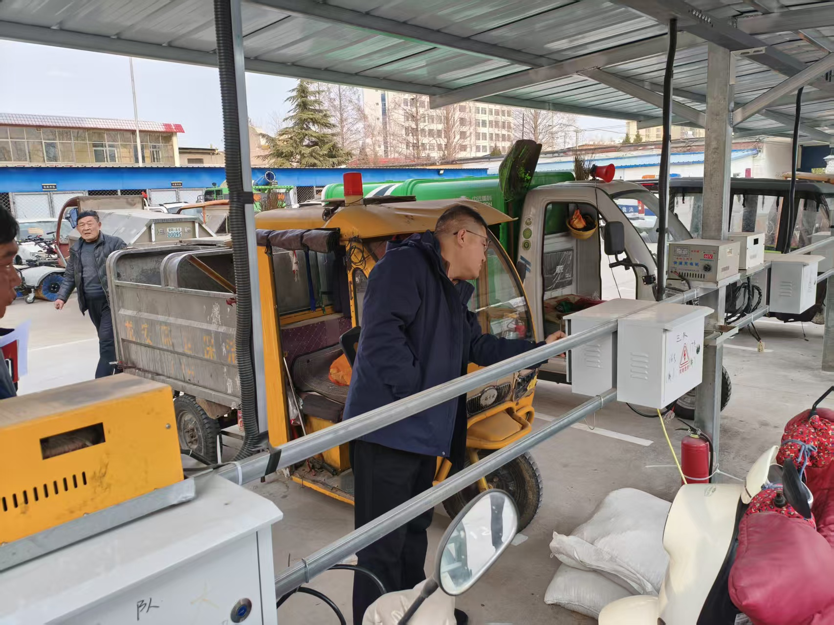 区城市管理局筑牢岁末环卫作业 安全屏障