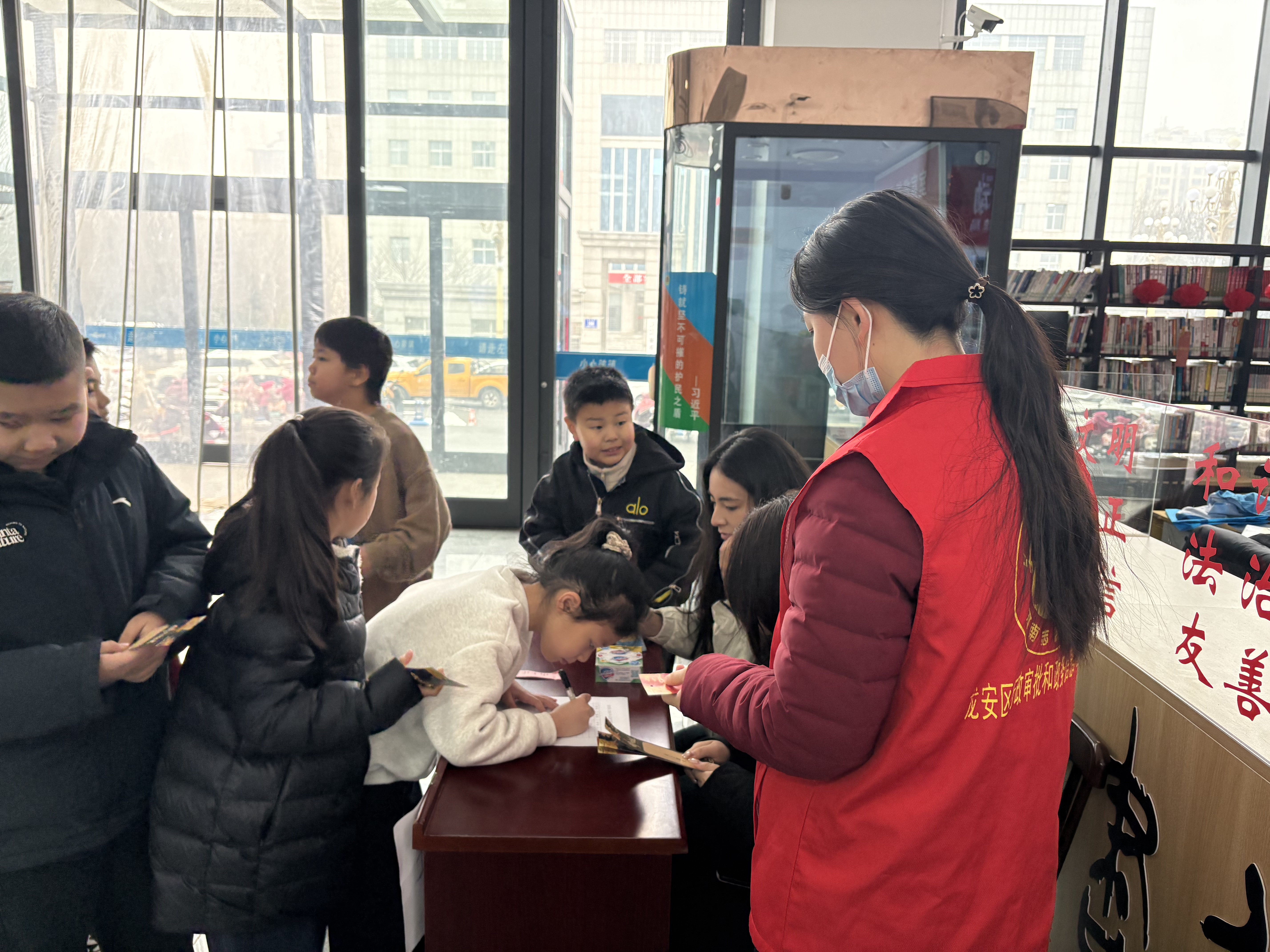 龙安区行政审批和政务信息管理局：甲骨书香融雅趣灯谜竞猜庆元宵