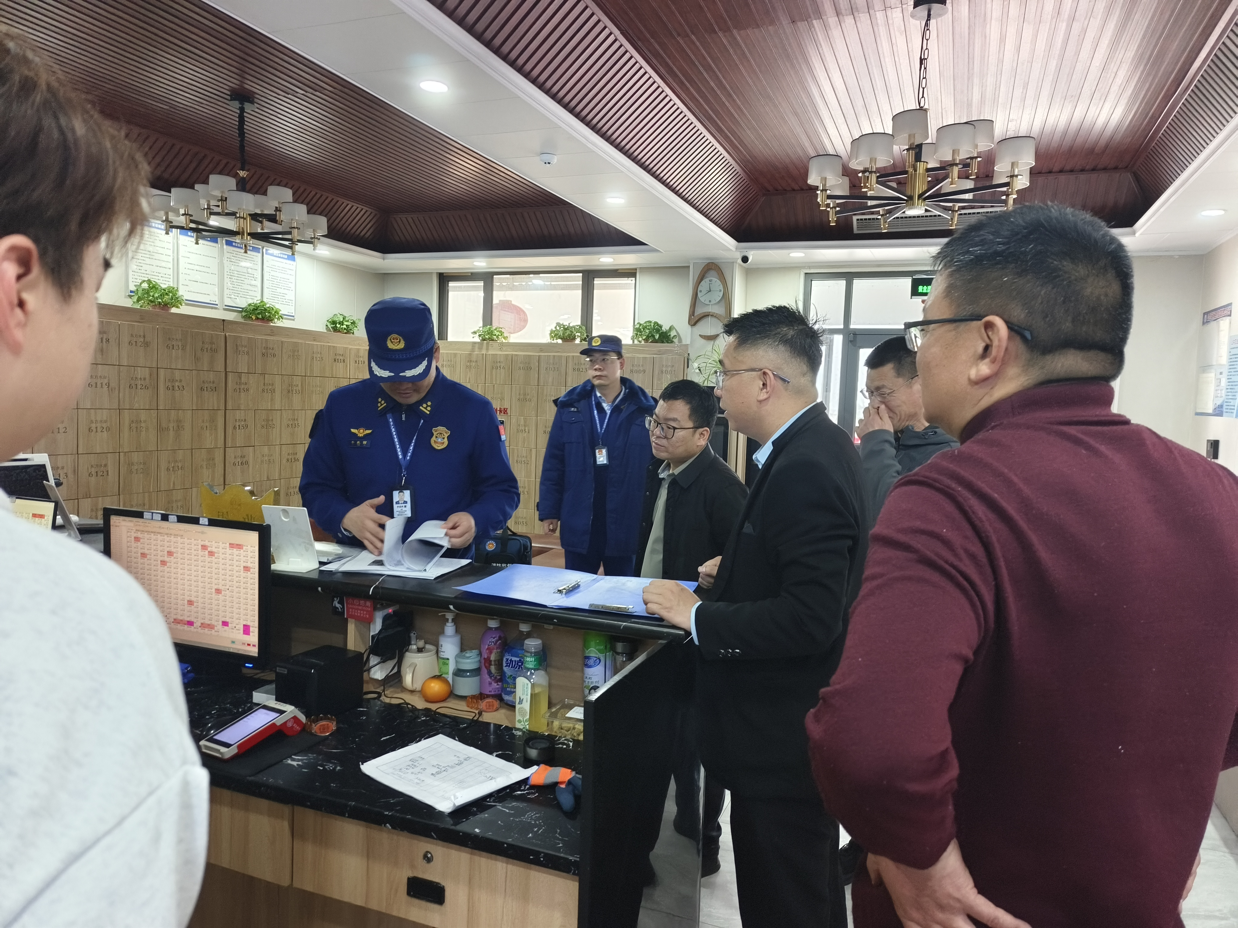 龙王办事处开展辖区企业消防隐患“回头看”检查工作