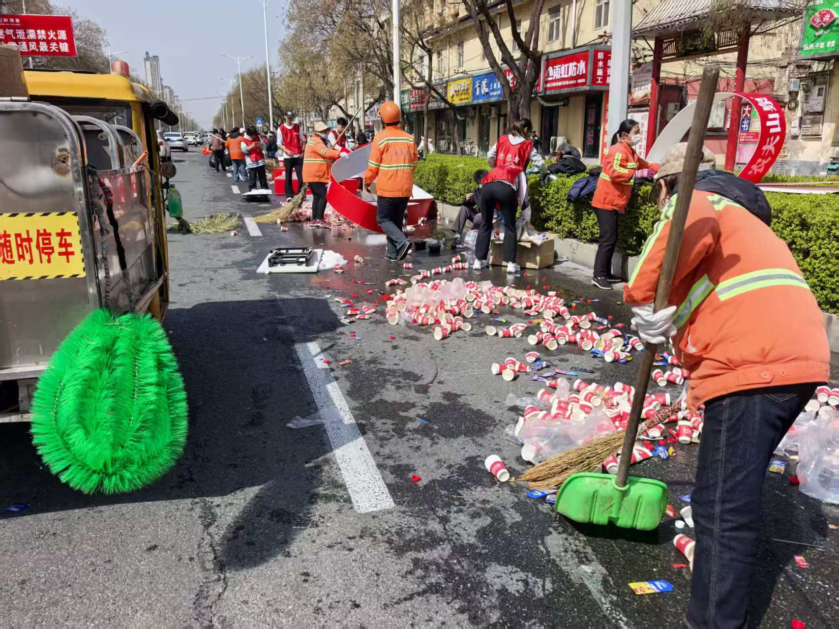 区城市管理局全力护航2026“甲骨文杯” 安阳马拉松赛事圆满举行 区城市管理局全力护航2026“甲骨文杯” 安阳马拉松赛事圆满举行