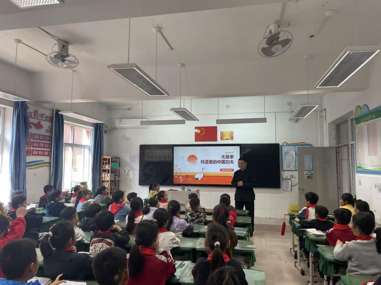 刚柔并济展国粹，寓教于乐润童心  ——华龙区开展“非遗进校园”活动