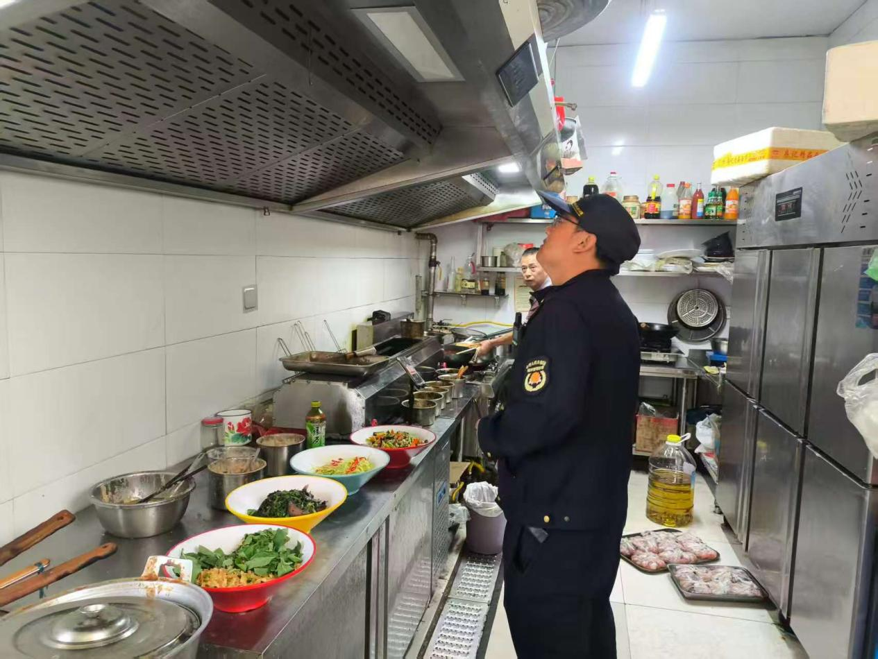 区城市管理局精准发力精管善治助力空气品质提升