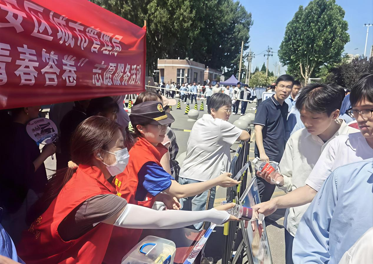 区城市管理局全力开展高考护考保障工作守护学子圆梦 区城市管理局全力开展高考护考保障工作守护学子圆梦