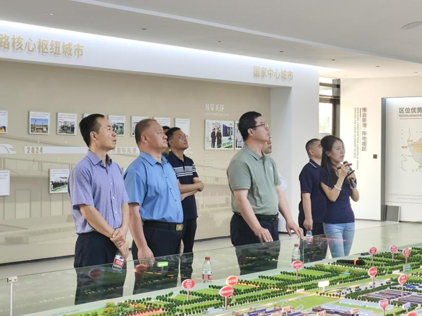 山东聊城市政协副主席唐明贵一行到港区调研枢纽建设及枢纽产业发展工作 山东聊城市政协副主席唐明贵一行到港区调研枢纽建设及枢纽产业发展工作